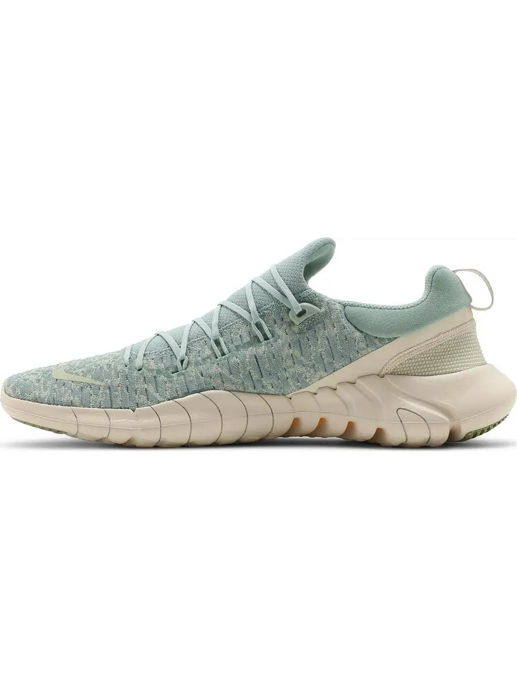 Кроссовки Nike Free Run 5.0 'Steam Olive Aura' — изображение 3 из 8, зеленый