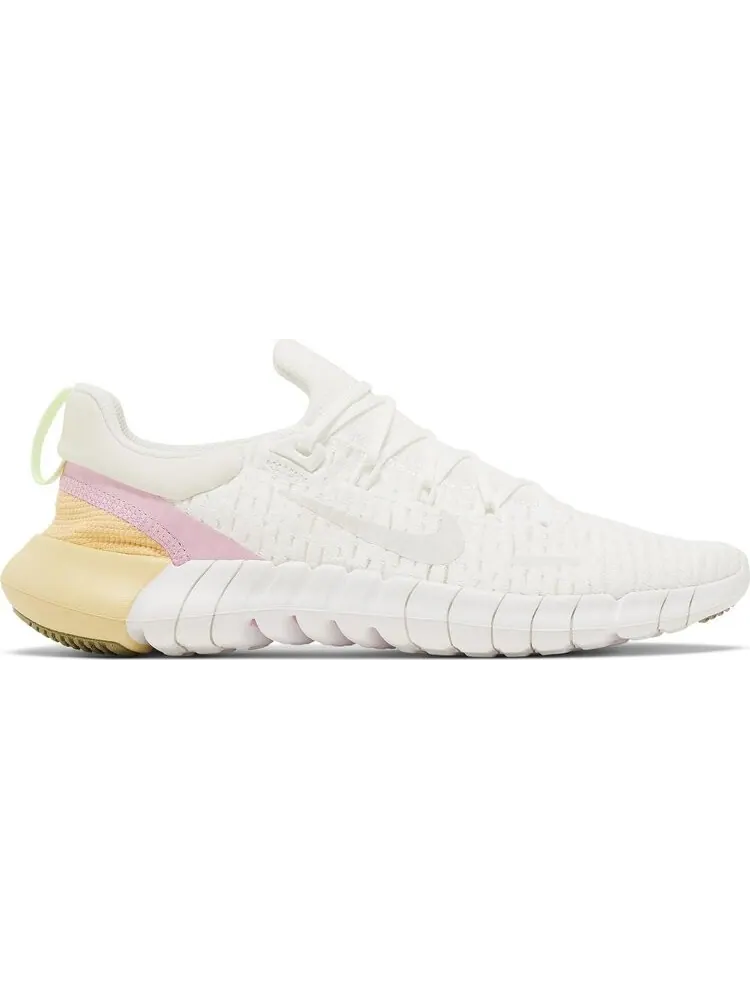Кроссовки Nike Wmns Free Run 5.0 'Summit White Light Arctic Pink' — изображение 1 из 8, белый