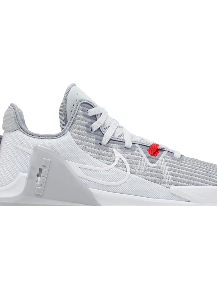 Кроссовки Nike LeBron Witness 6 'Pure Platinum' — изображение 2 из 8, серый
