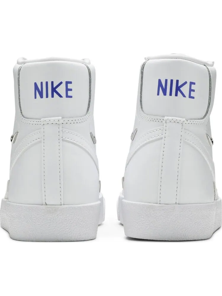 Кроссовки Nike Wmns Blazer Mid '77 SE 'Sisterhood - White Metallic Silver' — изображение 6 из 8, белый