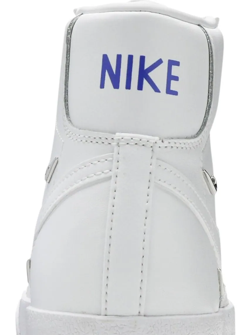 Кроссовки Nike Wmns Blazer Mid '77 SE 'Sisterhood - White Metallic Silver' — изображение 7 из 8, белый