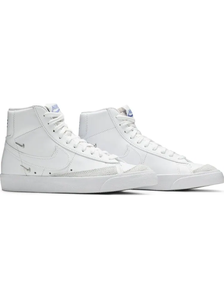 Кроссовки Nike Wmns Blazer Mid '77 SE 'Sisterhood - White Metallic Silver' — изображение 8 из 8, белый
