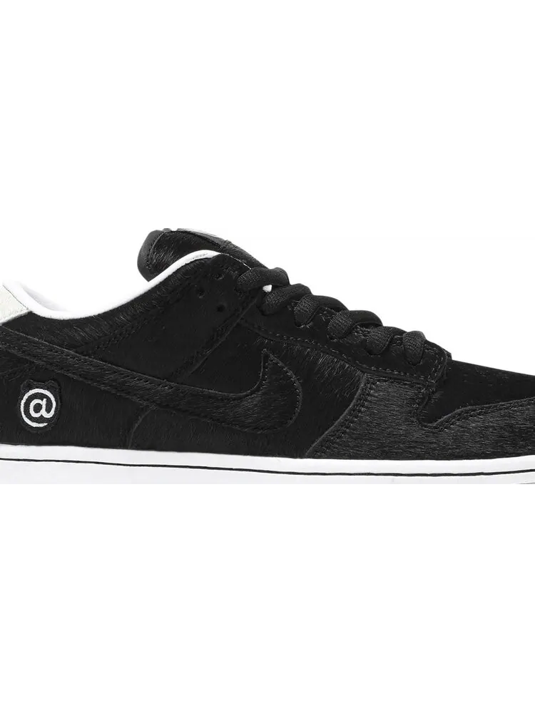 Кроссовки Nike Medicom Toy x Dunk Low SB 'BE@RBRICK' — изображение 2 из 8, черный