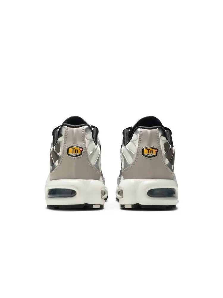 Кроссовки Nike Air Max Plus 'Brushstroke' — изображение 7 из 9, серый