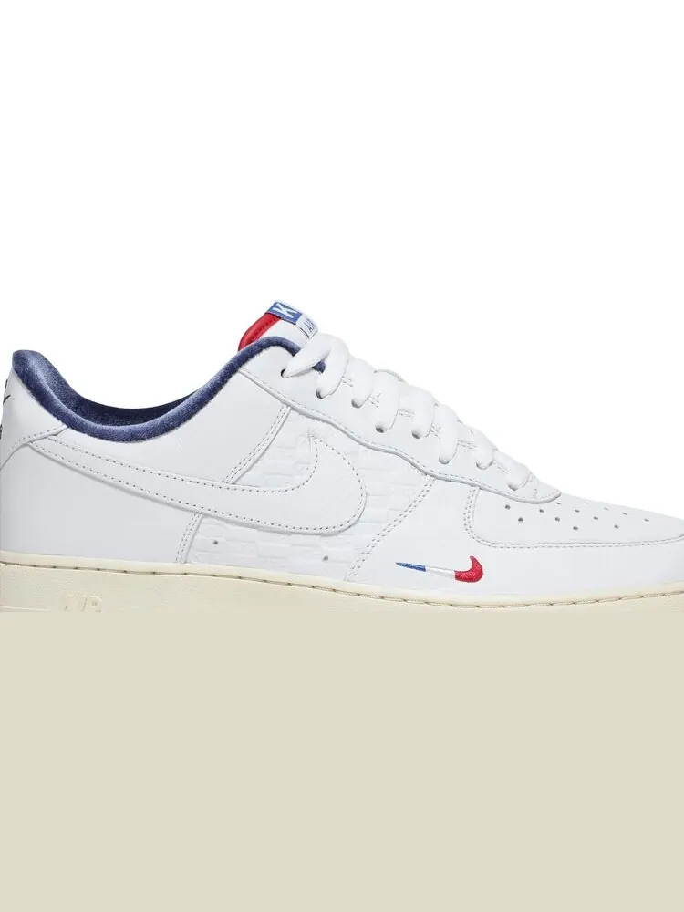Кроссовки Nike Kith x Air Force 1 Low 'France' — изображение 2 из 10, белый