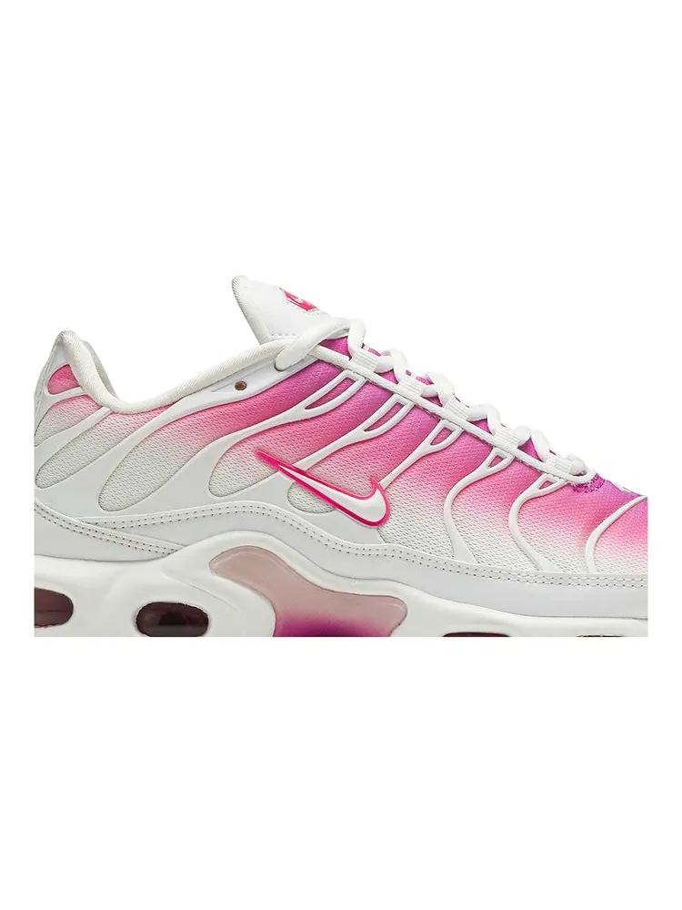 Кроссовки Wmns Air Max Plus 'Pink Fade' — изображение 2 из 8, розовый