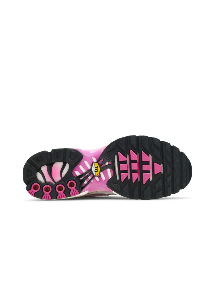 Кроссовки Wmns Air Max Plus 'Pink Fade' — изображение 4 из 8, розовый