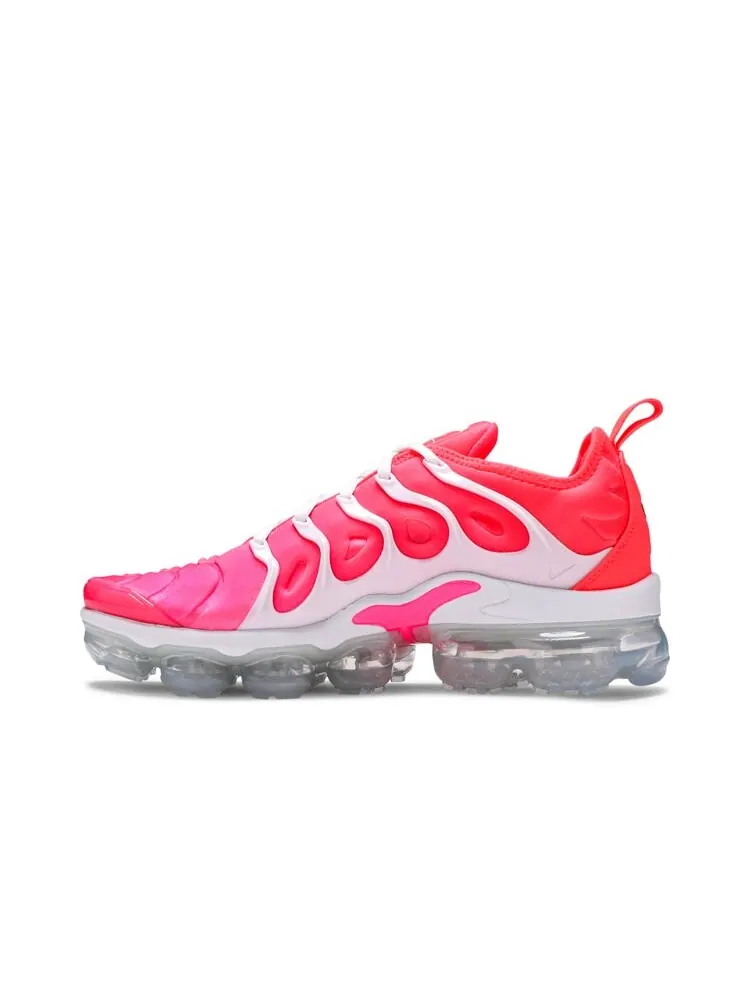 Кроссовки Nike Wmns Air VaporMax Plus — изображение 3 из 4, розовый