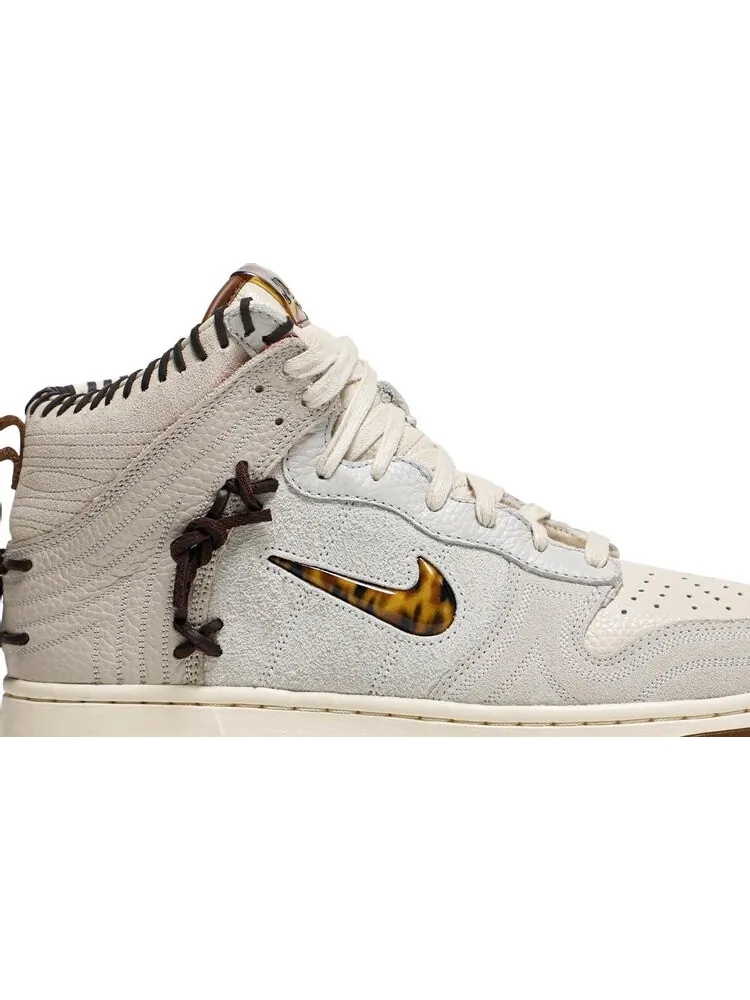 Кроссовки Nike Bodega x Dunk High 'Friends & Family' — изображение 2 из 8, бежевый