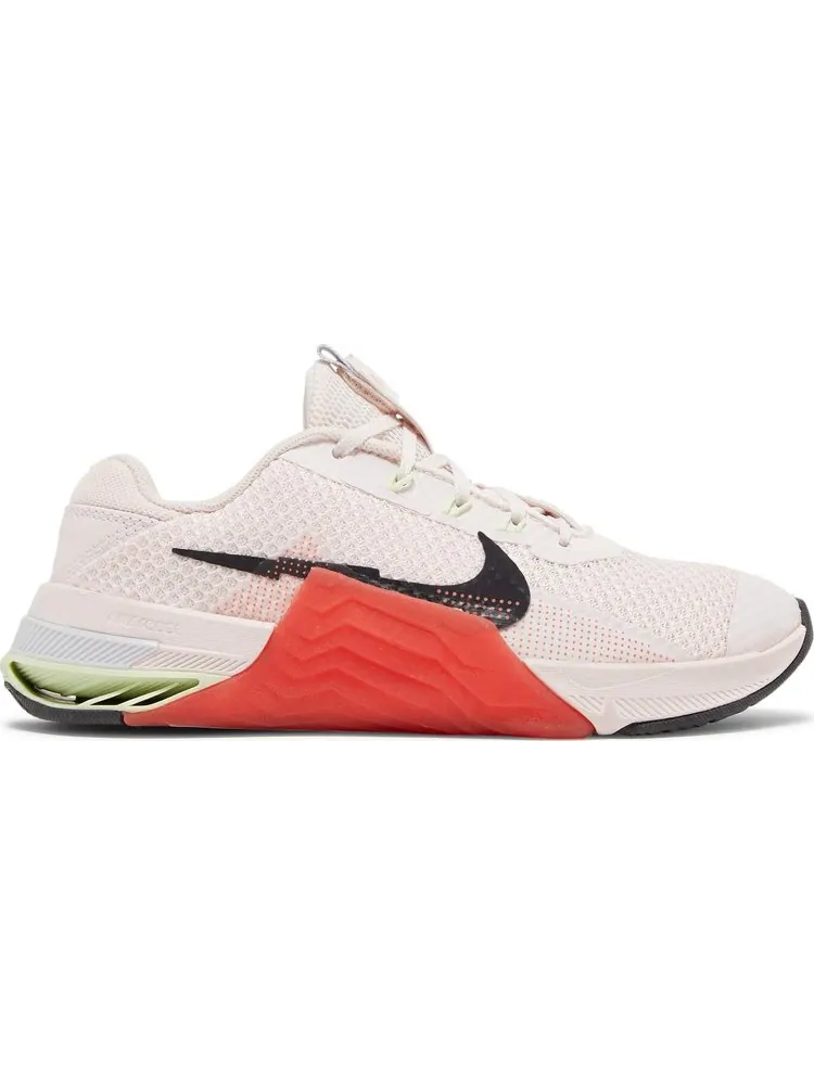 Кроссовки Nike Wmns Metcon 7 'Light Soft Pink Magic Ember' — изображение 1 из 8, розовый