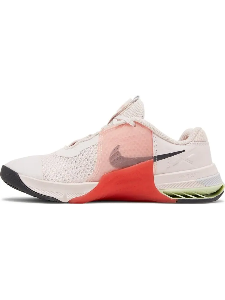 Кроссовки Nike Wmns Metcon 7 'Light Soft Pink Magic Ember' — изображение 3 из 8, розовый