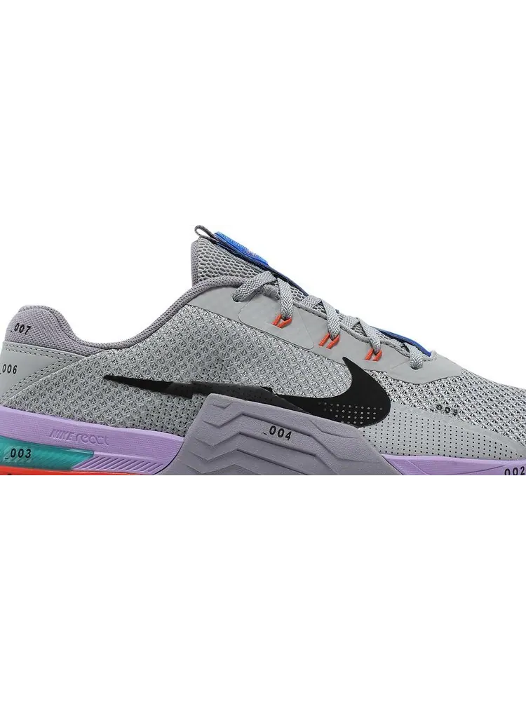 Кроссовки Nike Metcon 7 'Light Smoke Grey Violet Haze' — изображение 2 из 8, серый