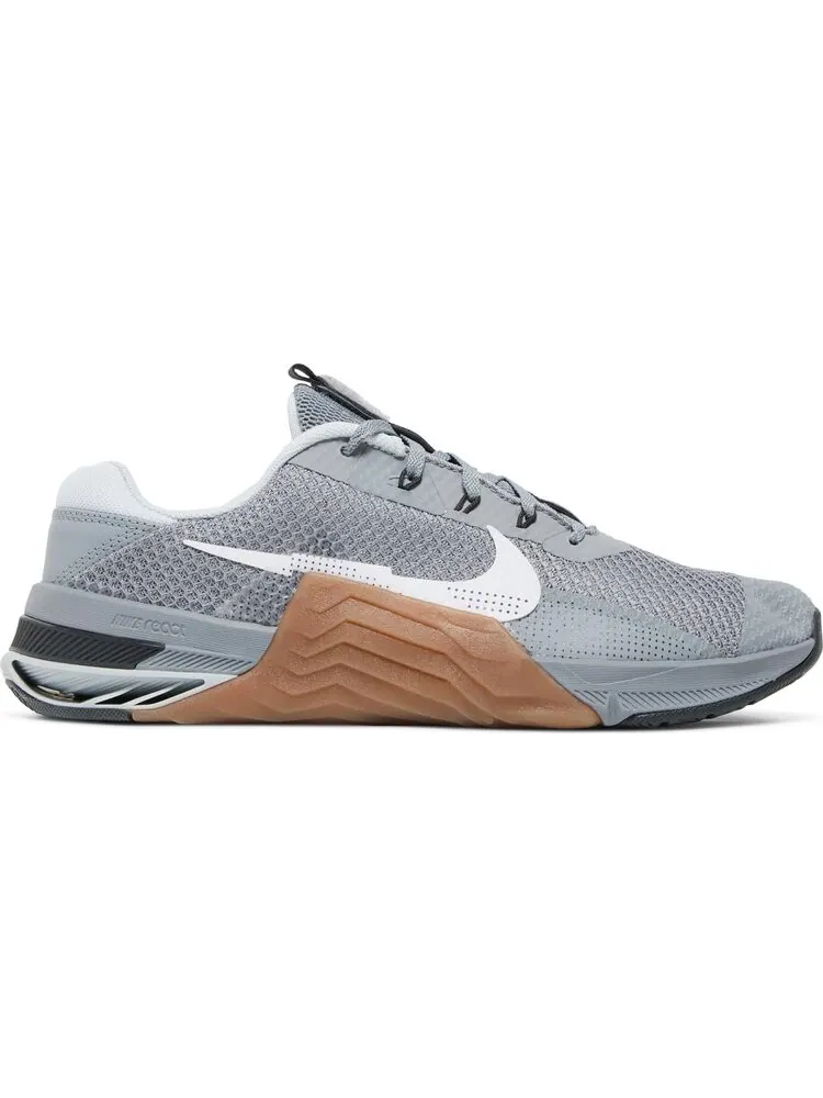 Кроссовки Nike Metcon 7 'Particle Grey Gum' — изображение 1 из 8, серый
