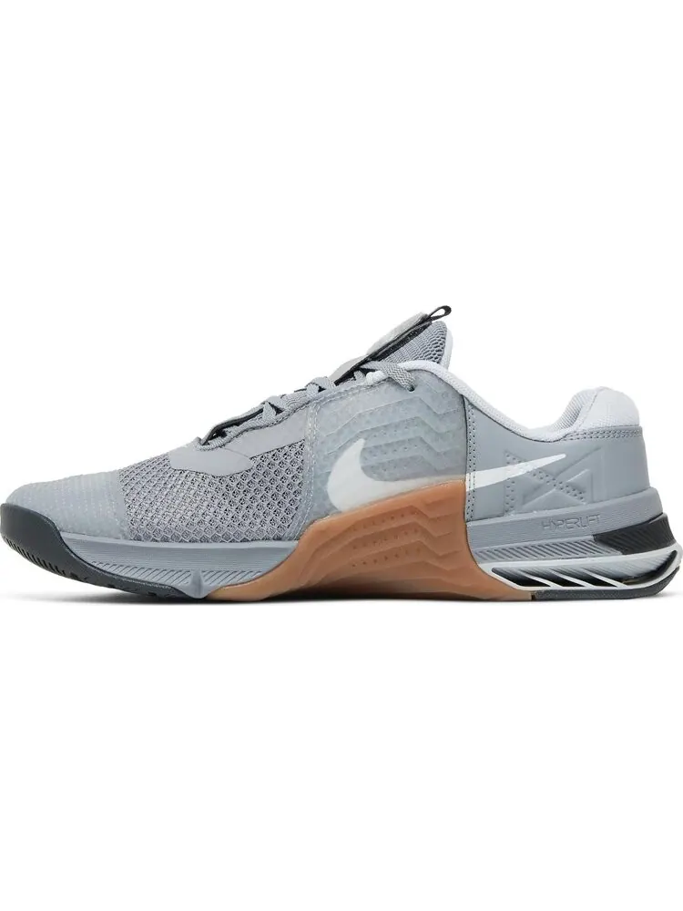 Кроссовки Nike Metcon 7 'Particle Grey Gum' — изображение 3 из 8, серый