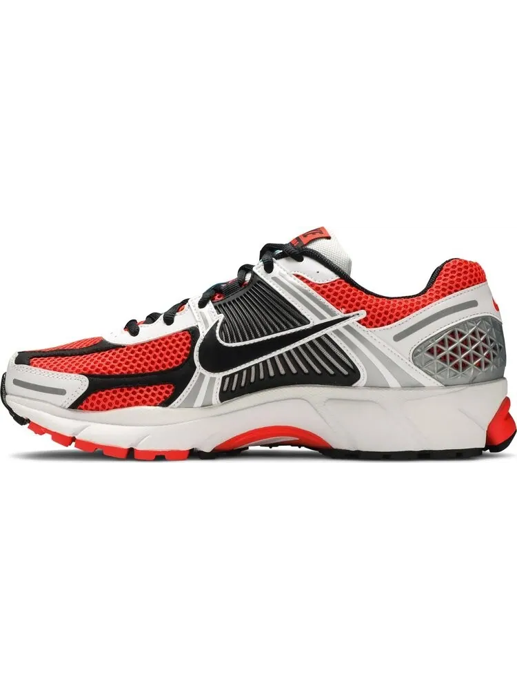 Кроссовки Nike Air Zoom Vomero 5 SE 'Bright Crimson' — изображение 3 из 8, красный