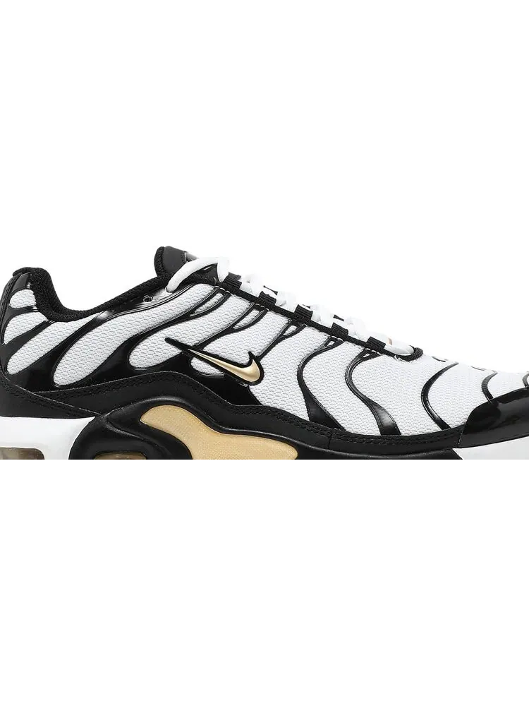 Кроссовки Nike Air Max Plus GS 'White Metallic Gold' — изображение 2 из 8, белый