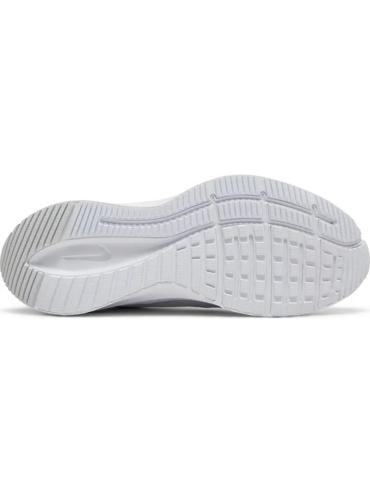Кроссовки Nike Wmns Quest 4 'White Photon Dust' — изображение 4 из 8, белый