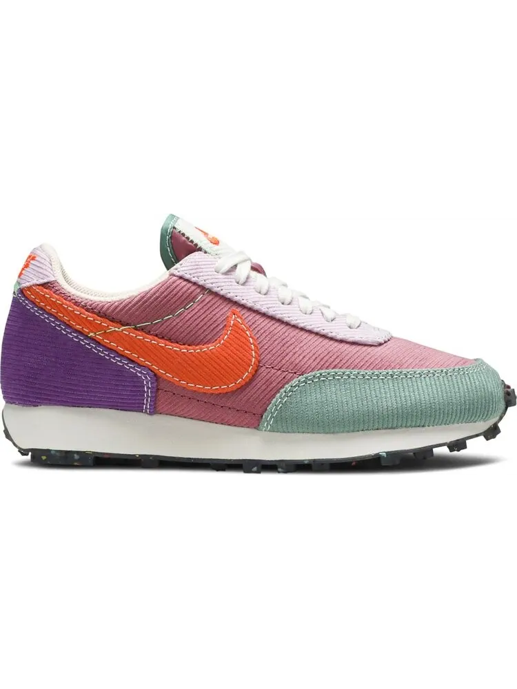 Кроссовки Nike Wmns Daybreak 'Corduroy - Desert Berry' — изображение 1 из 8, мульти