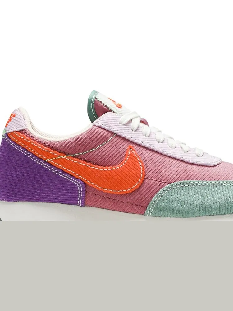 Кроссовки Nike Wmns Daybreak 'Corduroy - Desert Berry' — изображение 2 из 8, мульти
