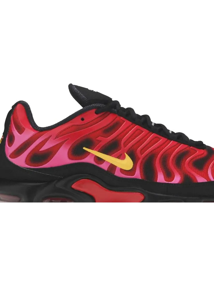 Кроссовки Nike Supreme x Air Max Plus TN 'University Red' — изображение 2 из 8, красный