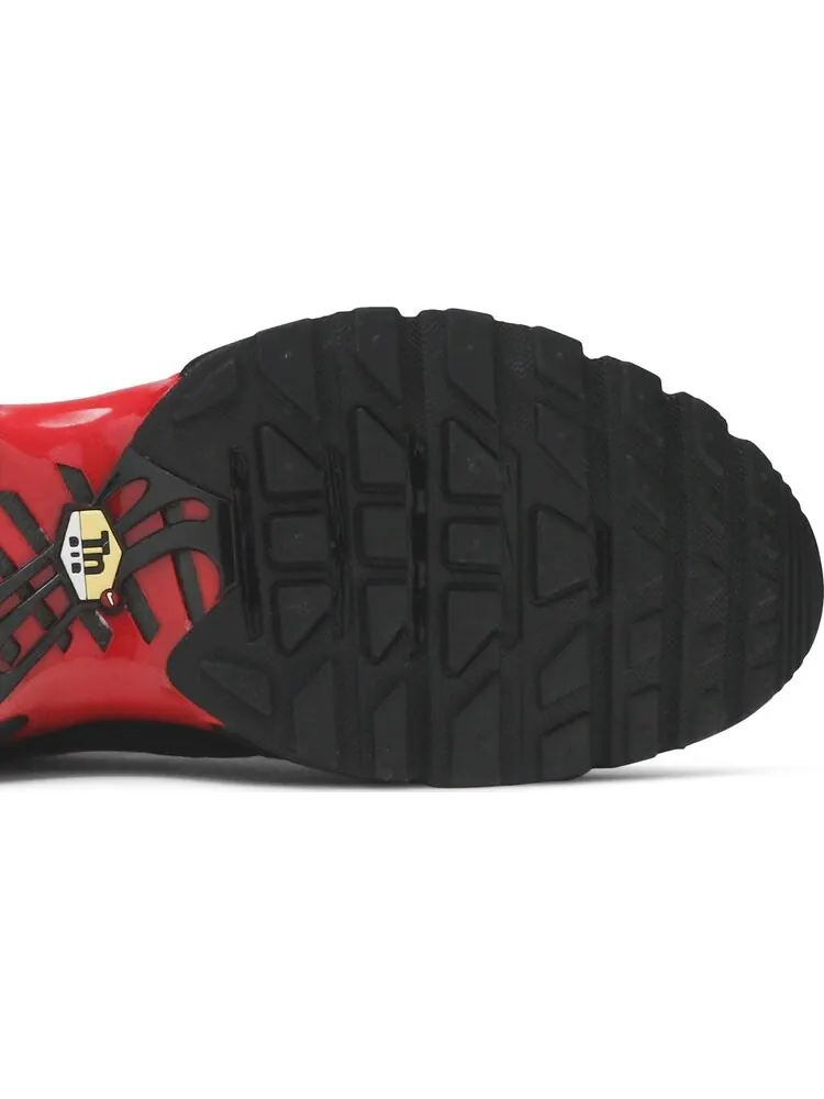 Кроссовки Nike Supreme x Air Max Plus TN 'University Red' — изображение 5 из 8, красный