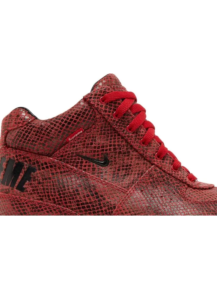 Ботинки Nike Supreme x Air Max Goadome 'Red Snakeskin' — изображение 2 из 8, красный