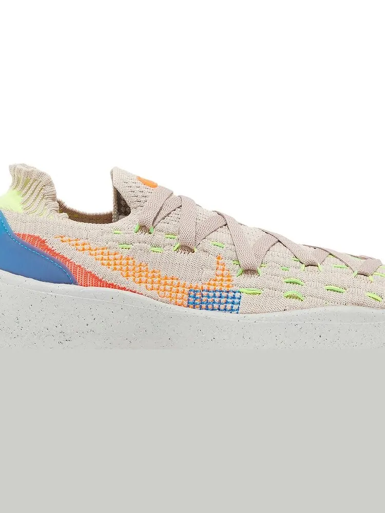 Кроссовки Nike Wmns Space Hippie 04 'Cave Stone' — изображение 2 из 8, серый