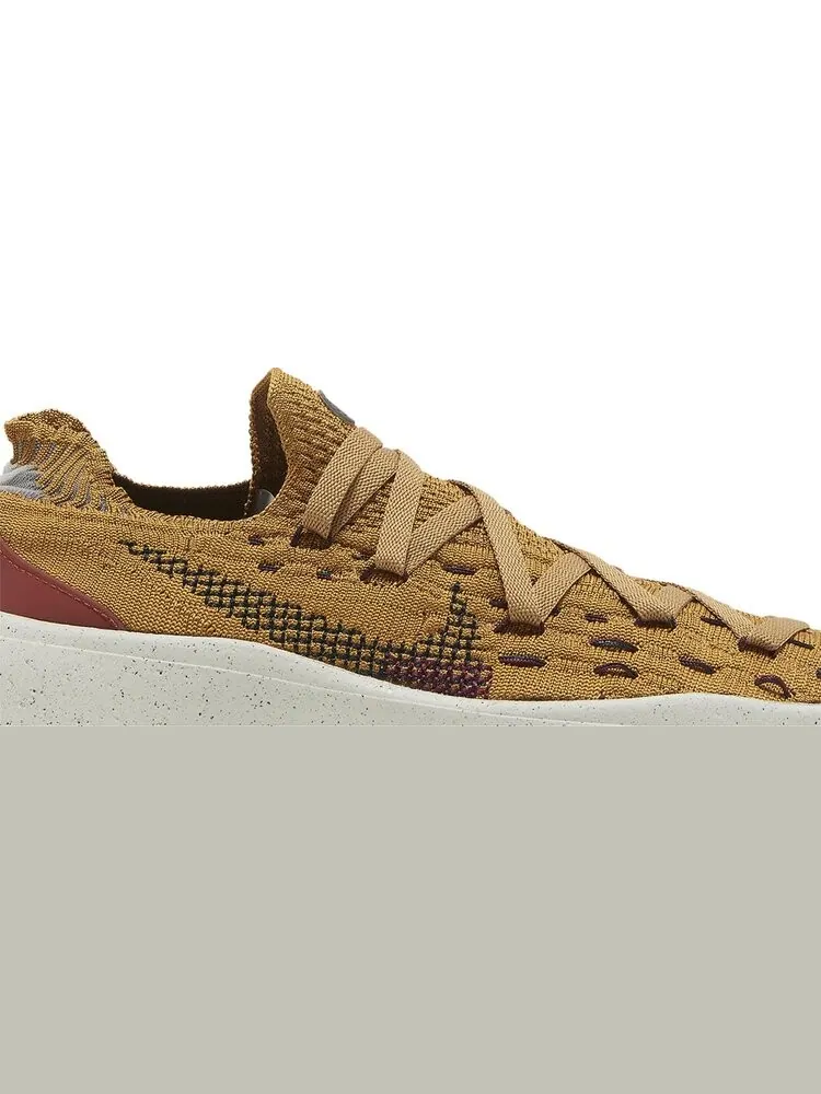 Кроссовки Nike Wmns Space Hippie 04 'Wheat Dark Beetroot' — изображение 2 из 8, коричневый