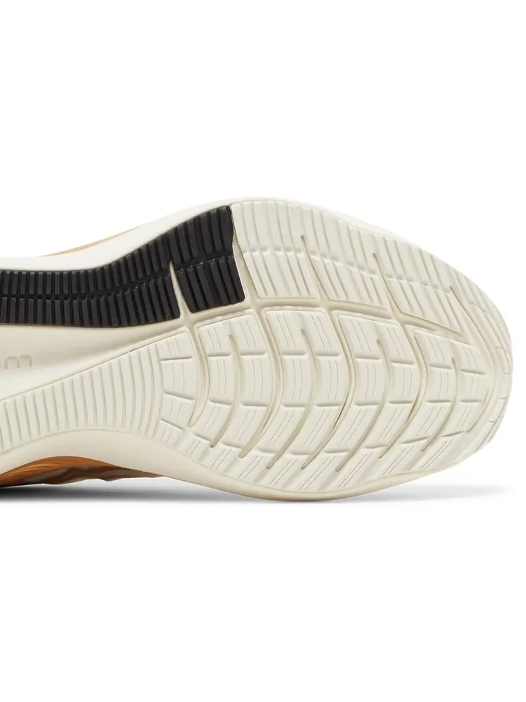 Кроссовки Nike Wmns Winflo 8 Premium 'Sail Metallic Copper Coin' — изображение 5 из 8, белый