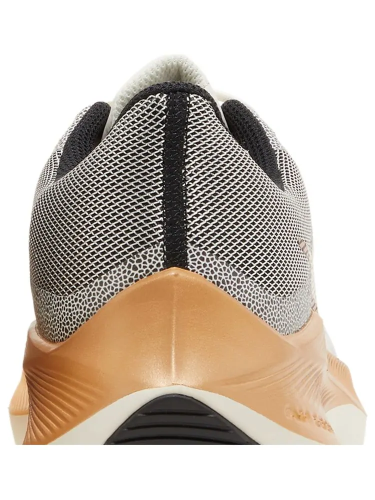 Кроссовки Nike Wmns Winflo 8 Premium 'Sail Metallic Copper Coin' — изображение 7 из 8, белый