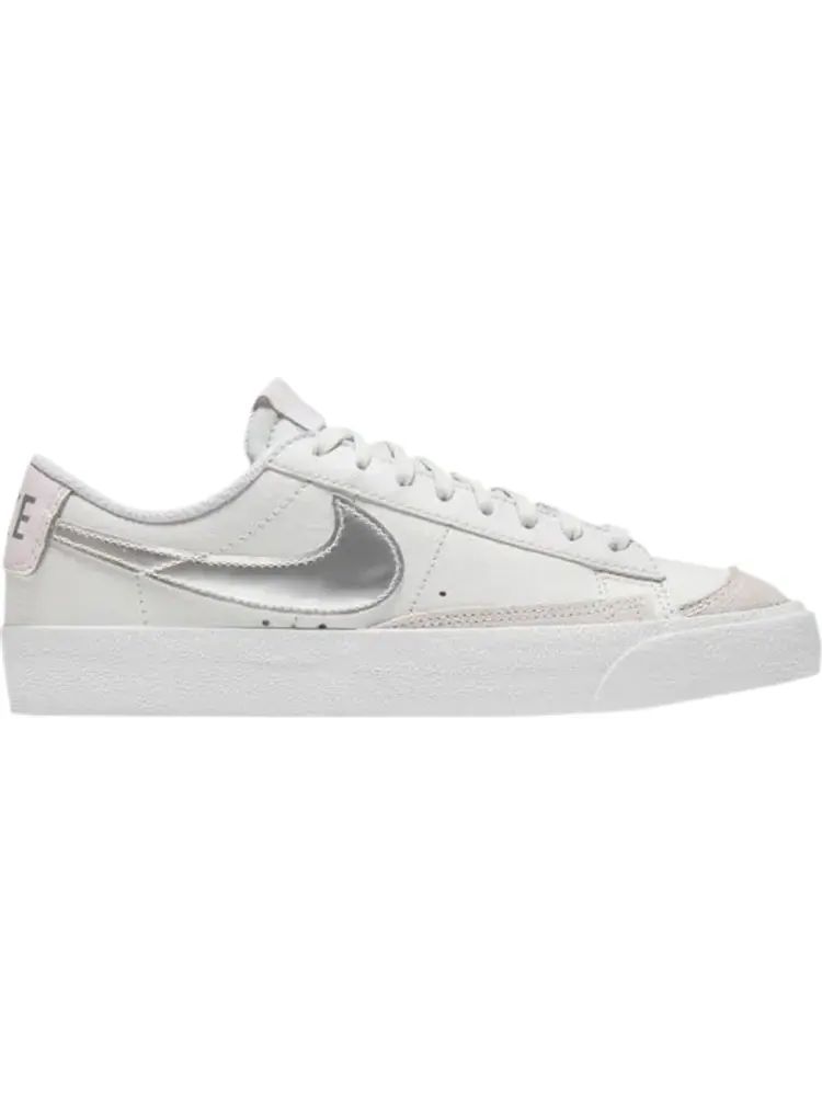 Кроссовки Nike Blazer Low '77 GS 'Platinum Tint Metallic Silver' — изображение 1 из 1, белый
