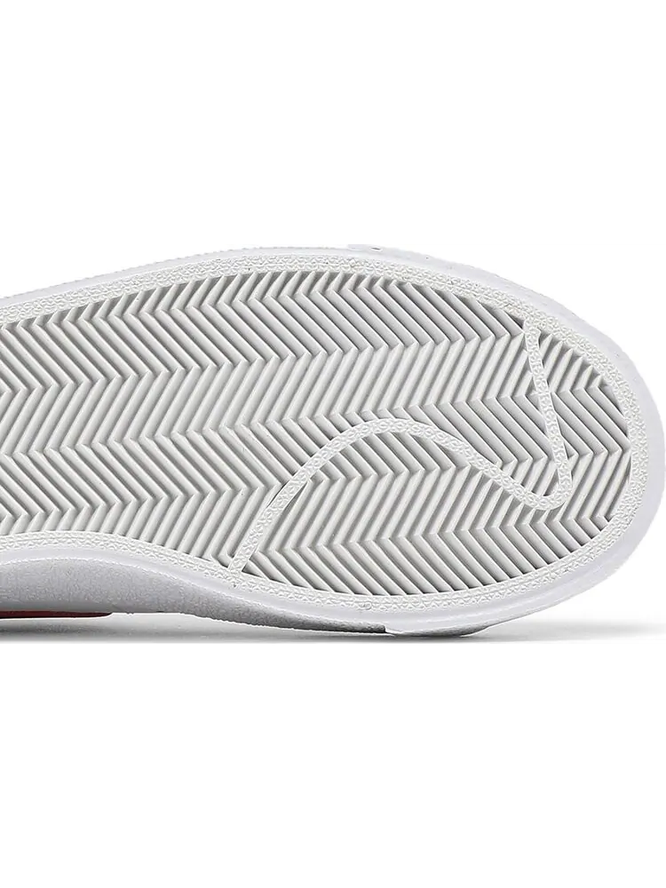 Кроссовки Nike Blazer Low '77 GS 'White Team Red' — изображение 5 из 8, белый