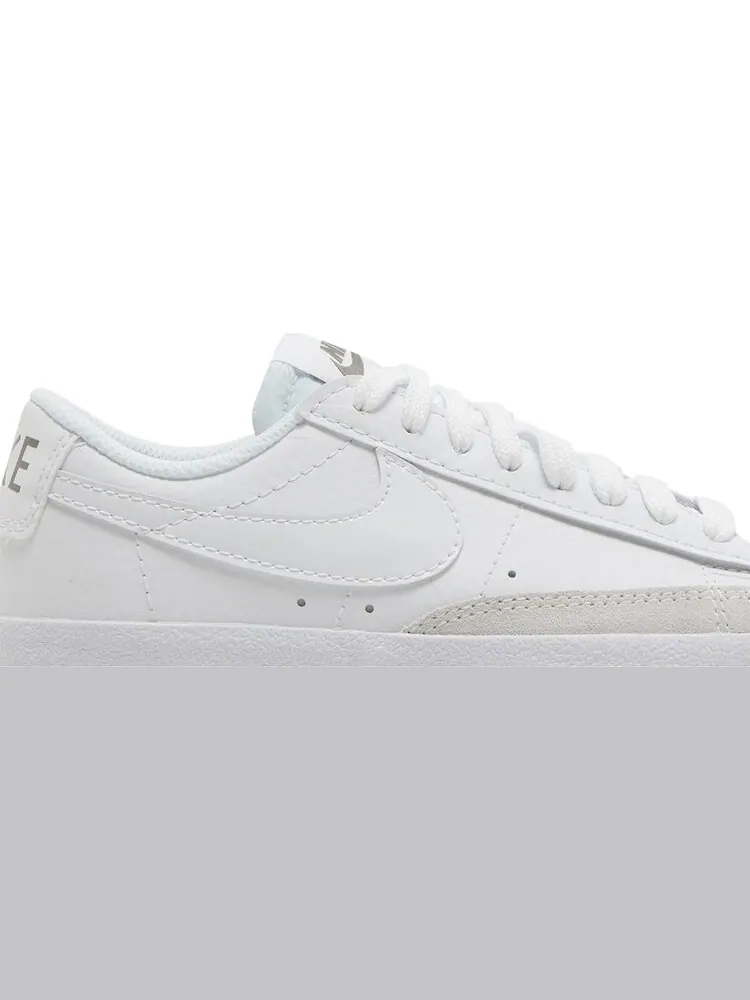 Кроссовки Nike Blazer Low '77 GS 'White Flat Pewter' — изображение 2 из 8, белый