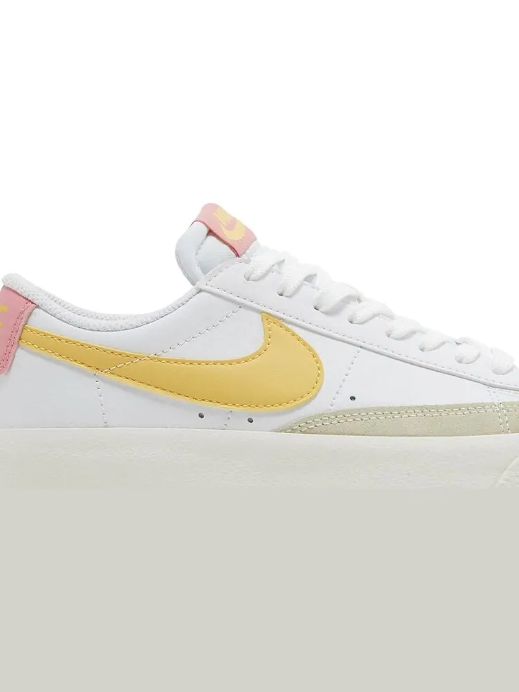 Кроссовки Blazer Low '77 GS 'White Topaz Gold' — изображение 2 из 4, белый