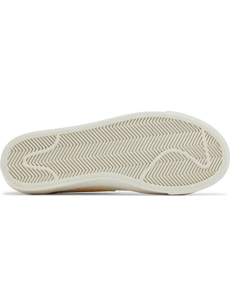 Кроссовки Blazer Low '77 GS 'White Topaz Gold' — изображение 4 из 4, белый