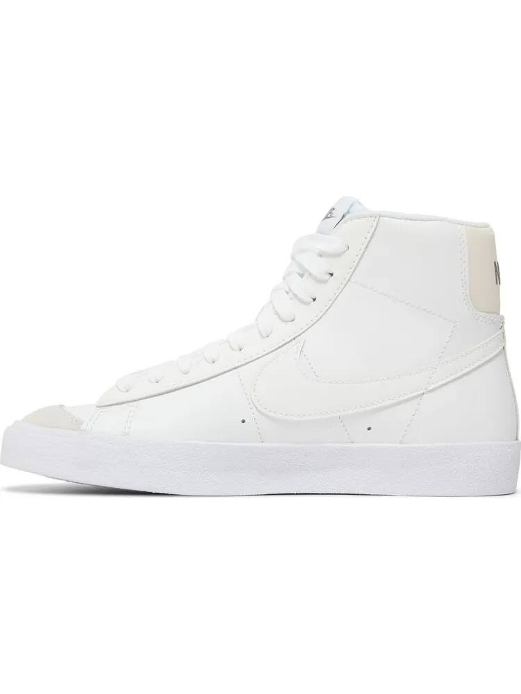 Кроссовки Nike Blazer Mid '77 GS 'White Light Orewood Brown' — изображение 3 из 8, белый