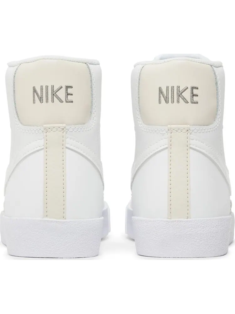 Кроссовки Nike Blazer Mid '77 GS 'White Light Orewood Brown' — изображение 6 из 8, белый