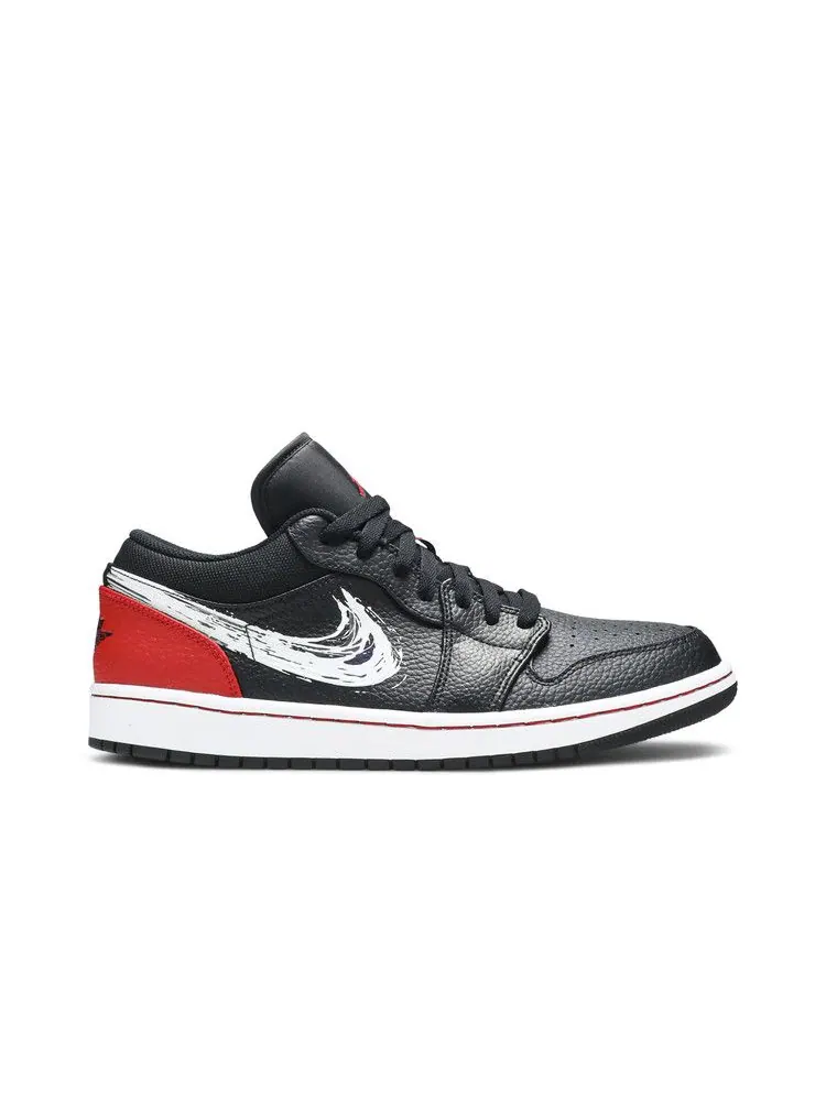 Кроссовки Air Jordan Air Jordan 1 Low 'Brushstroke Swoosh - Black Red' — изображение 2 из 9, черный