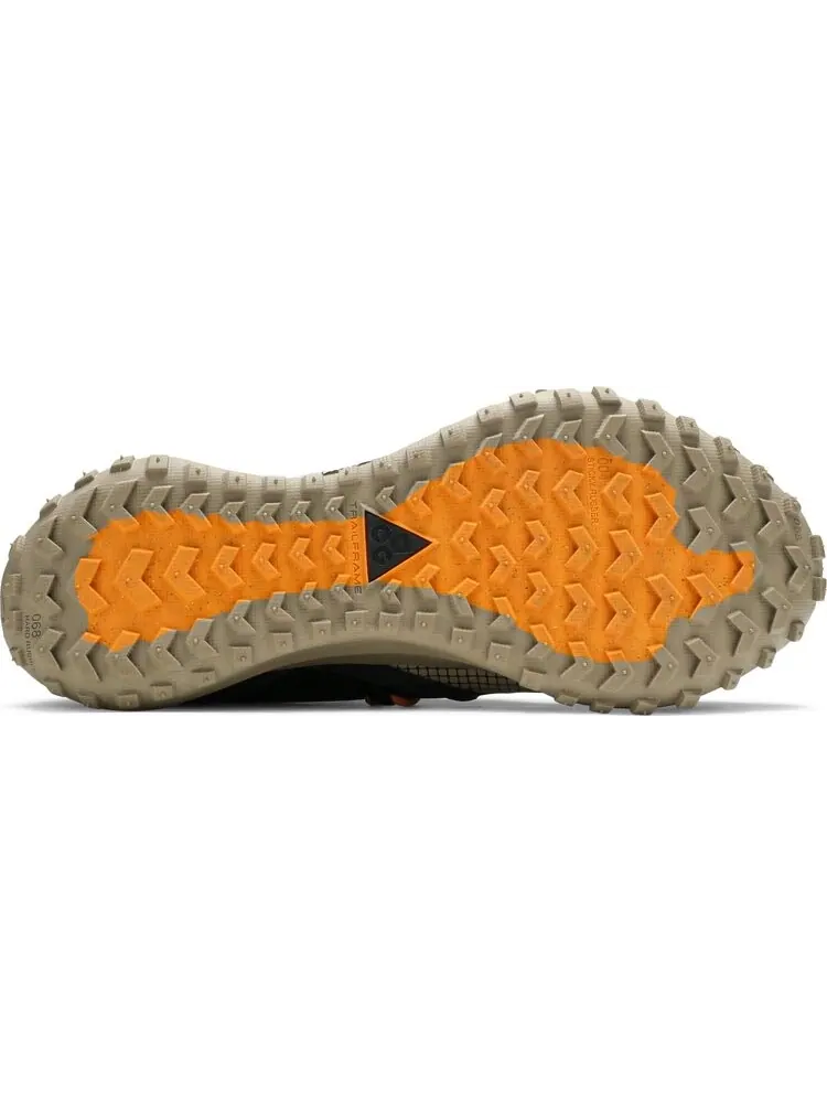 Кроссовки Nike ACG Mountain Fly Low 'Fossil Stone' — изображение 4 из 8, загар