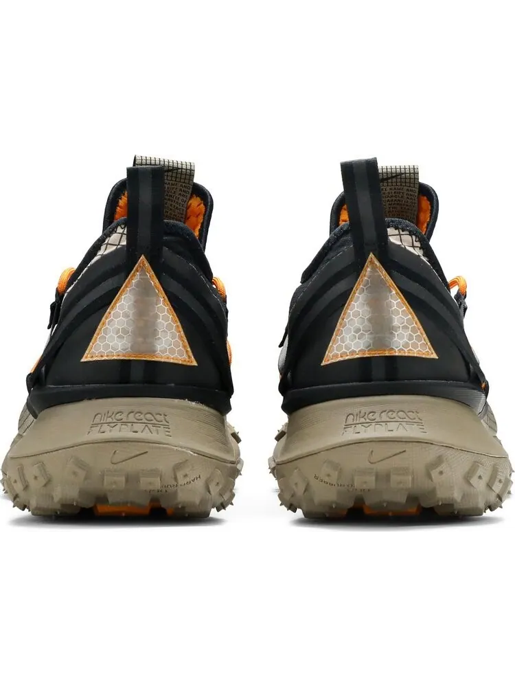 Кроссовки Nike ACG Mountain Fly Low 'Fossil Stone' — изображение 6 из 8, загар