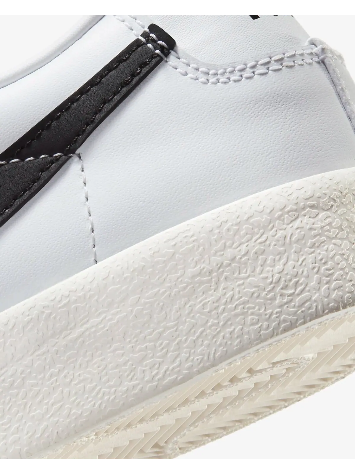 Кроссовки Nike Blazer Low '77 Vintage 'White Black' — изображение 8 из 10, белый