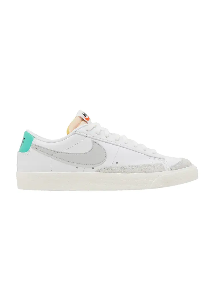 Кроссовки Nike Blazer Low '77 Vintage 'White Grey Light Menta' — изображение 1 из 9, белый/серый/светлый