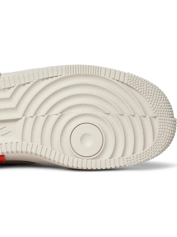 Кроссовки Nike Wmns Air Force 1 Fontanka 'Pearl White University Red' — изображение 5 из 8, бежевый
