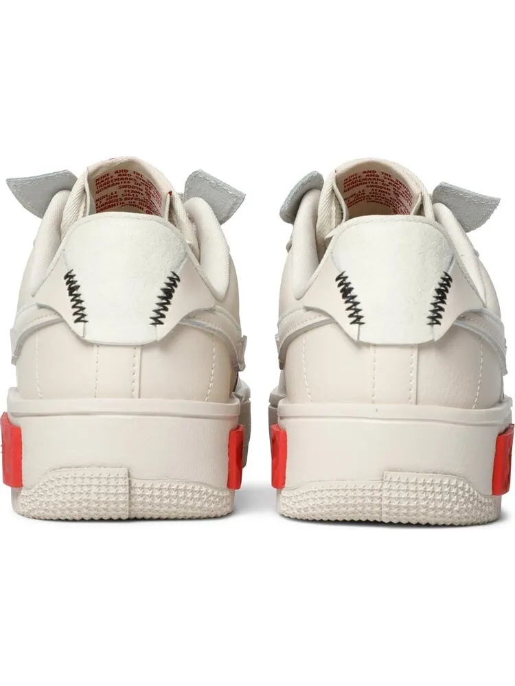 Кроссовки Nike Wmns Air Force 1 Fontanka 'Pearl White University Red' — изображение 6 из 8, бежевый