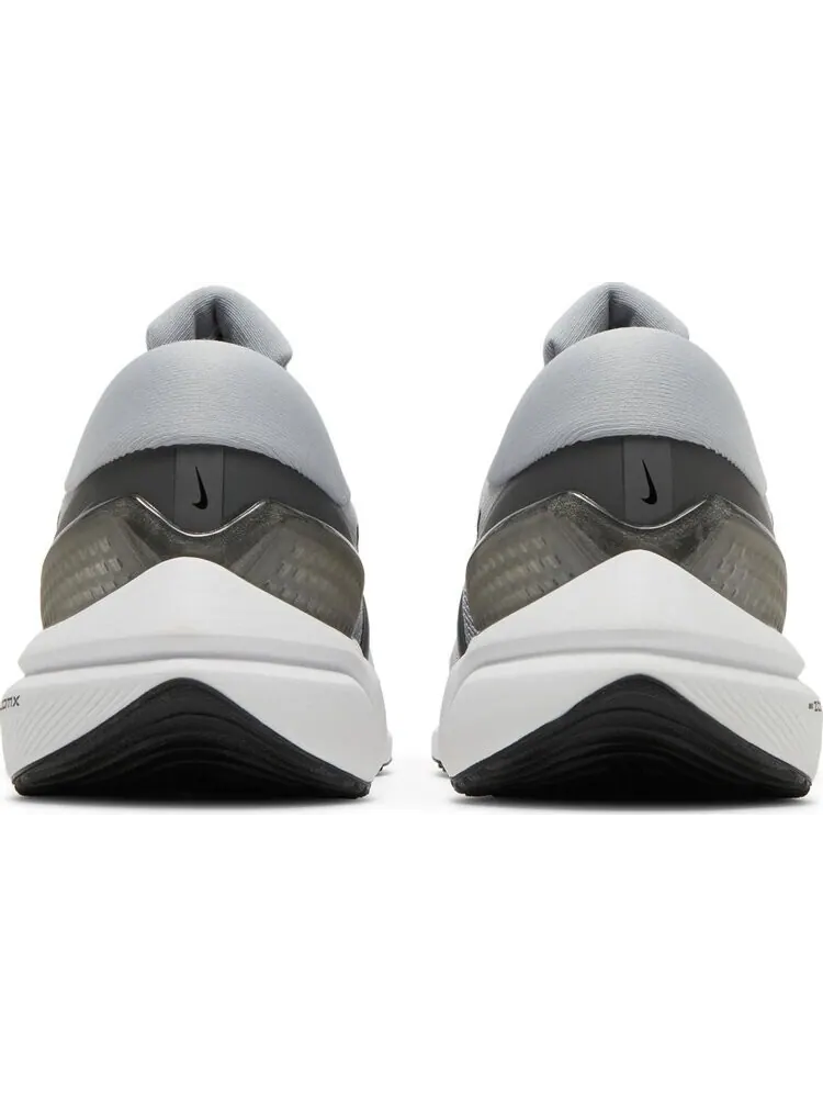 Кроссовки Nike Air Zoom Vomero 16 'Wolf Grey Light Crimson' — изображение 6 из 8, серый