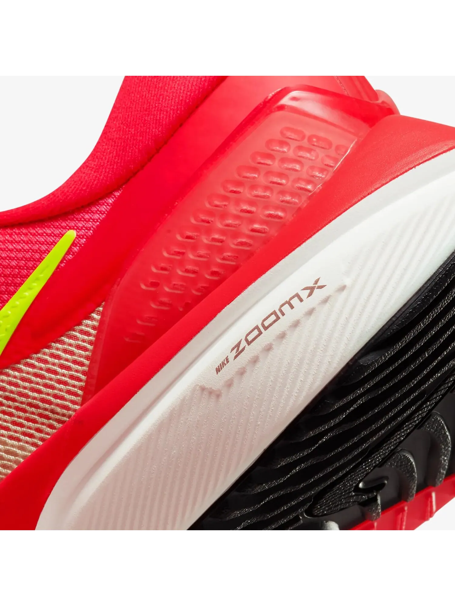 Кроссовки Nike Air Zoom Vomero 16 — изображение 7 из 7, красный/желтый