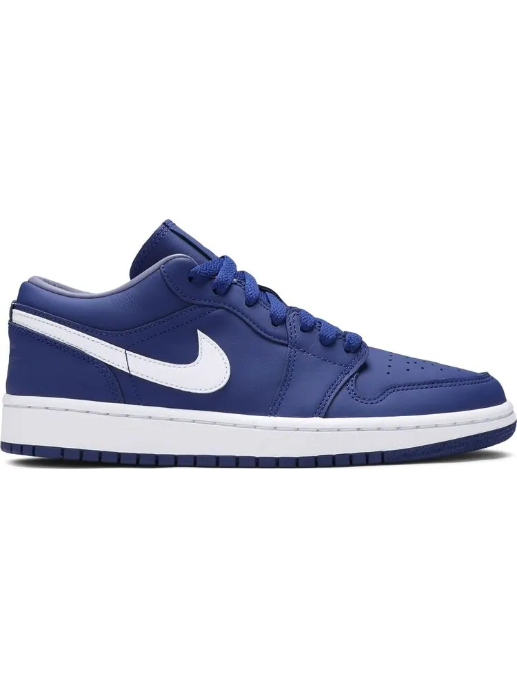 Кроссовки Wmns Air Jordan 1 Low SE Deep Royal Blue — изображение 1 из 8, синий