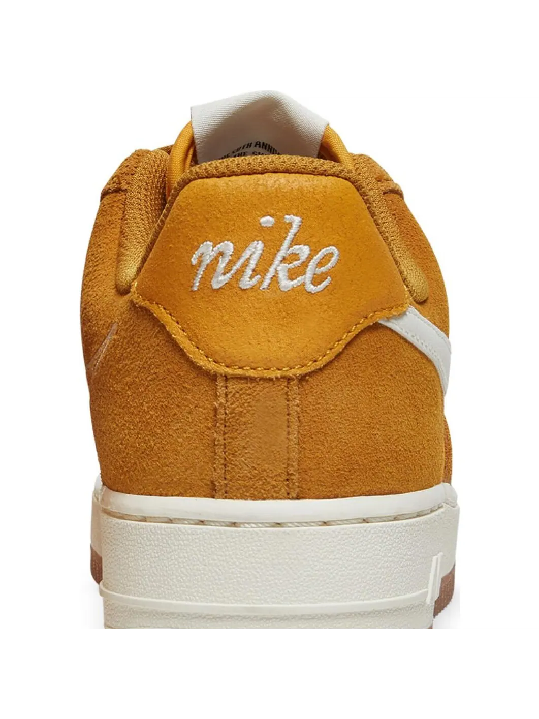 Кроссовки Nike Wmns Air Force 1 '07 SE 'First Use - University Gold Gum' — изображение 3 из 5, золото