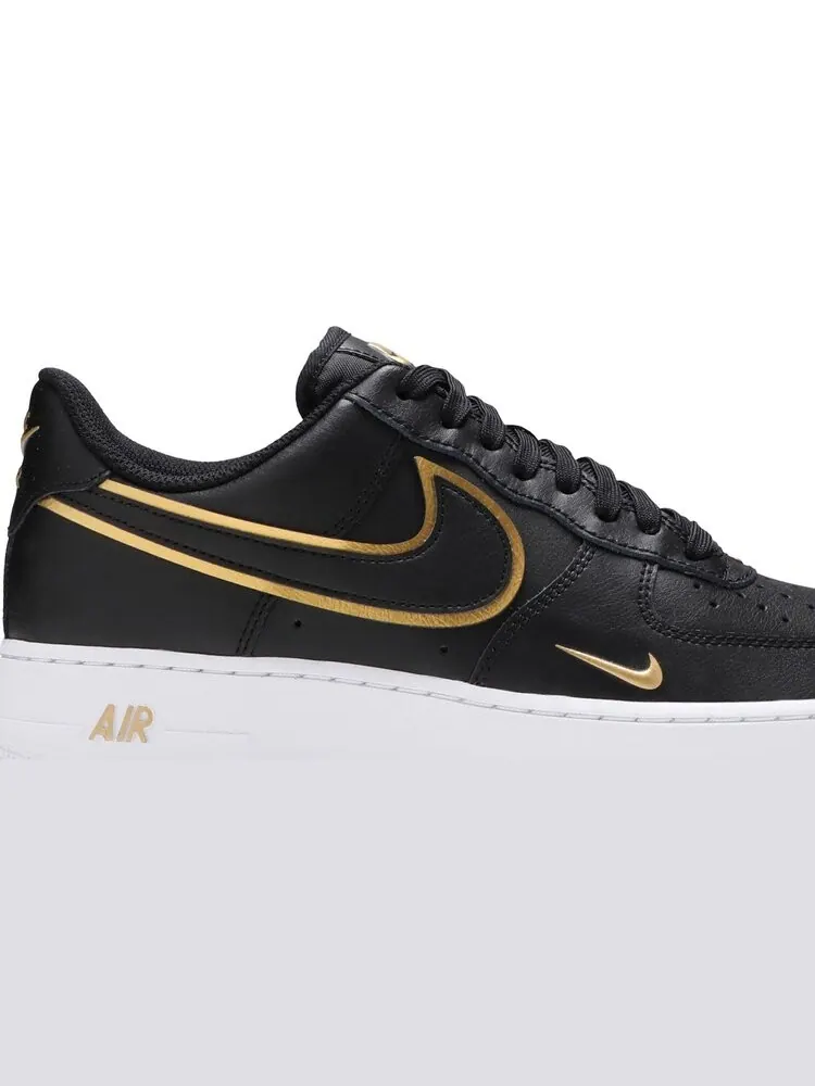 Кроссовки Nike Air Force 1 '07 LV8 'Metallic Swoosh Pack - Black' — изображение 2 из 8, черный