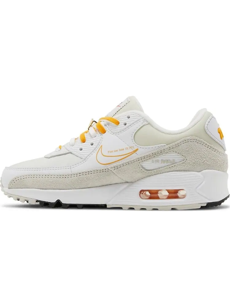 Кроссовки Nike Wmns Air Max 90 SE 'First Use - White University Gold' — изображение 3 из 8, белый